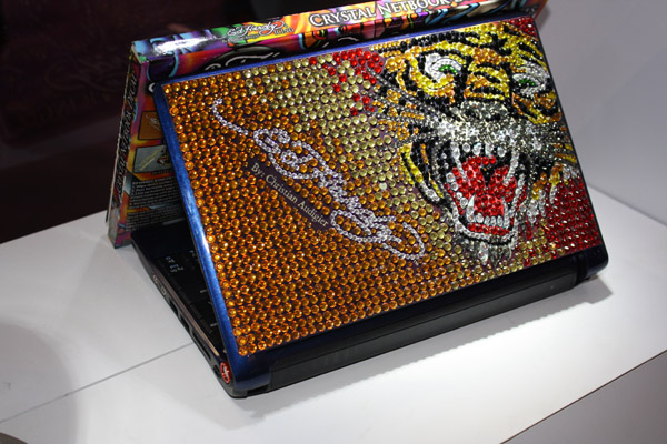 Acer Aspire One con skin Ed Hardy